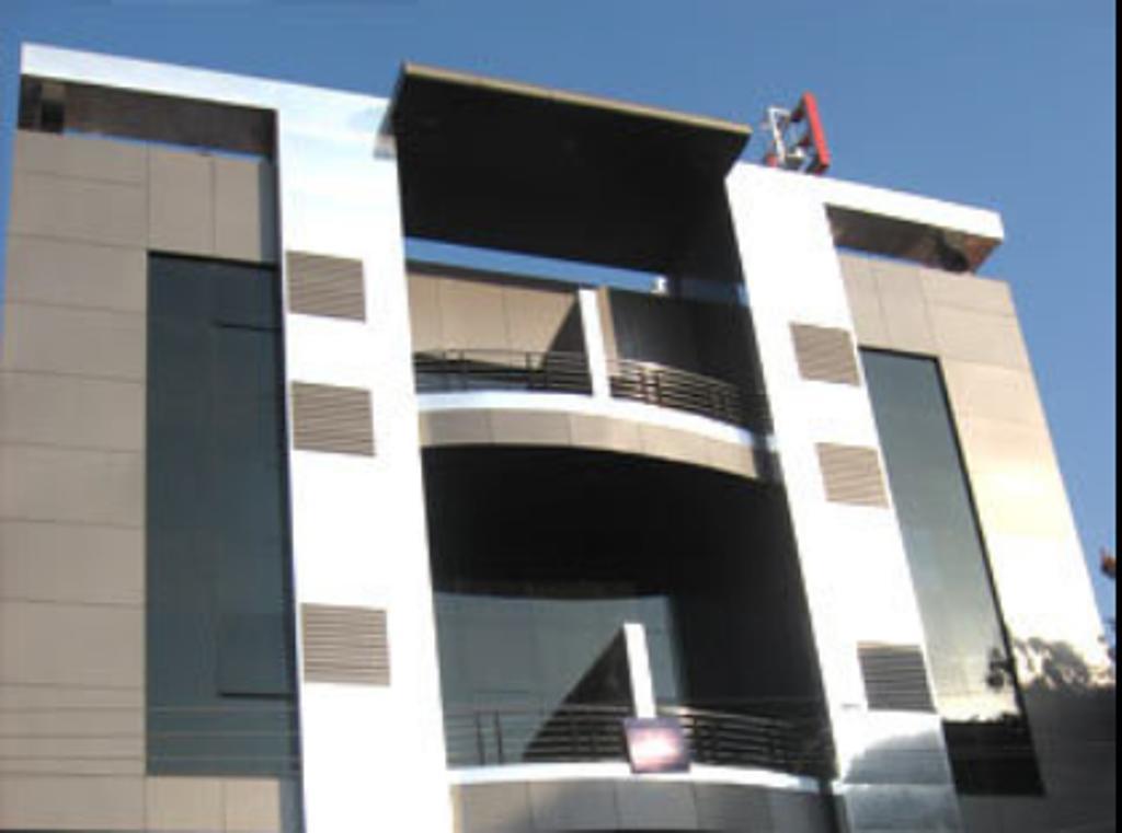 Hotel The Elite Suites Pune Room photo