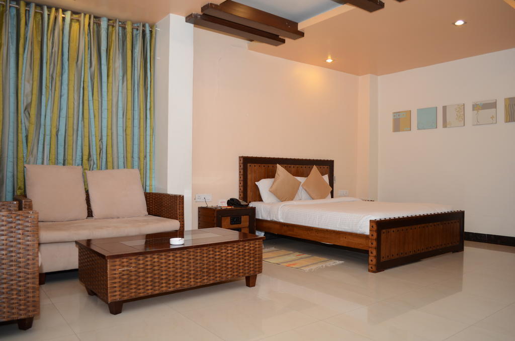 Hotel The Elite Suites Pune Exterior photo
