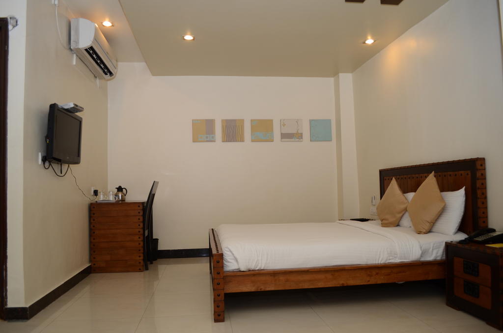 Hotel The Elite Suites Pune Exterior photo